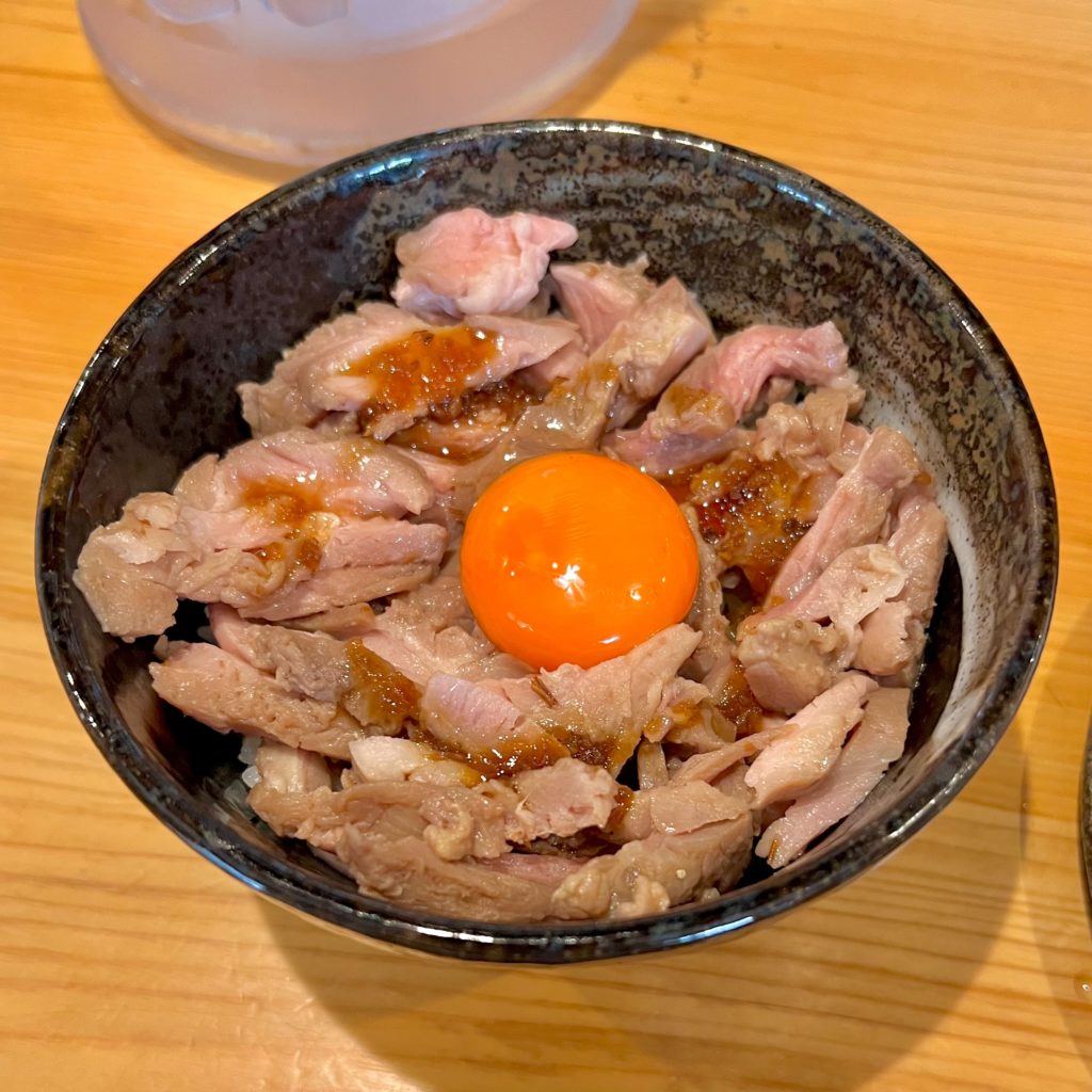 麺屋さくら井「豚ユッケご飯」420円